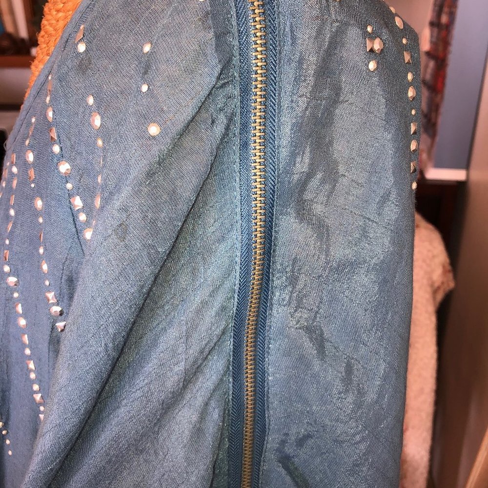 Top with Metal Embellisments - Picture 3 of 6